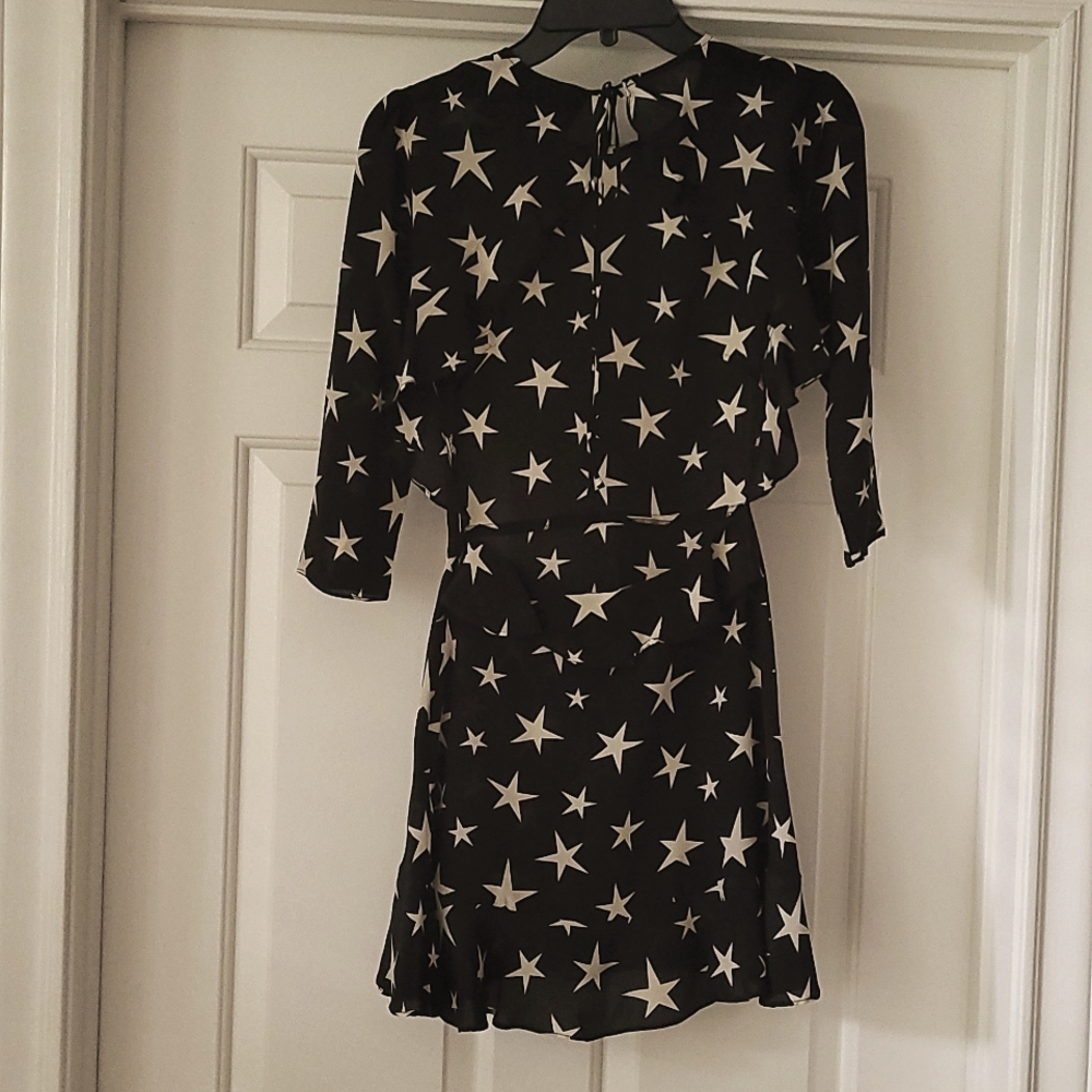 Women's dress - Picture 2 of 9